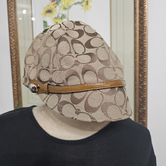 COACH Signature Karee Cap - Picture 1 of 11